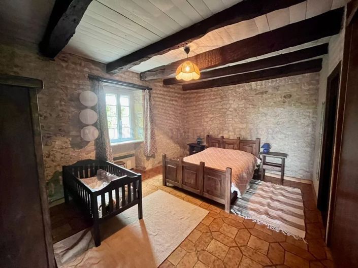 Image No.15-4 Bed House for sale