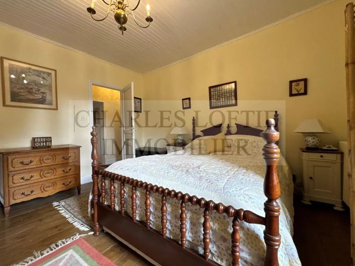 Image No.10-3 Bed House for sale