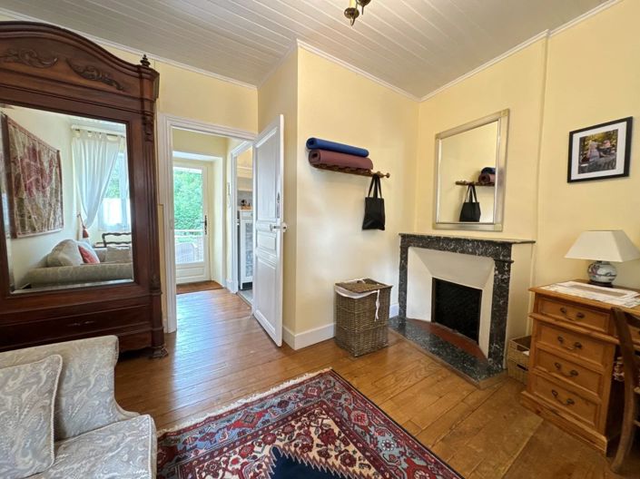 Image No.11-3 Bed House for sale