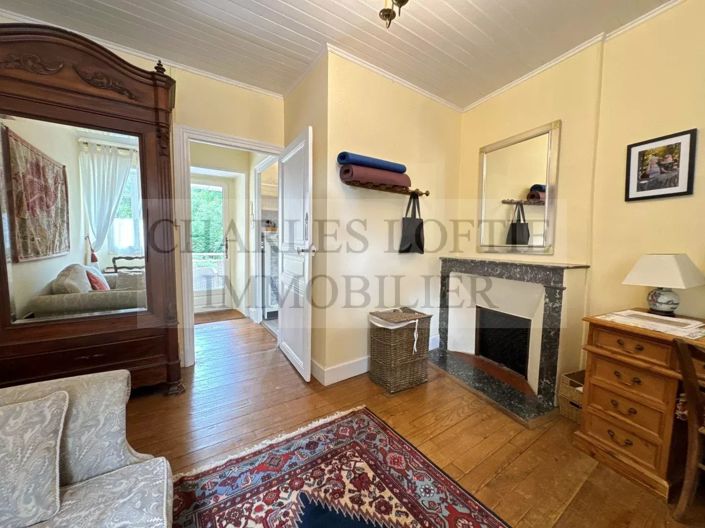 Image No.11-3 Bed House for sale