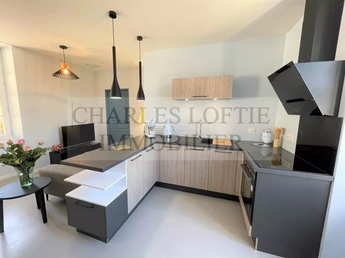 Image No.18-6 Bed House for sale