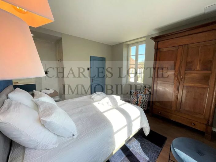Image No.22-6 Bed House for sale