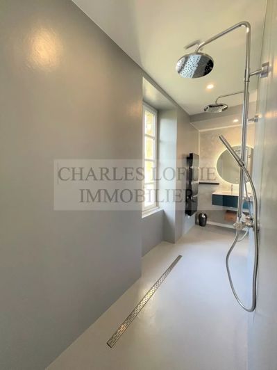 Image No.25-6 Bed House for sale