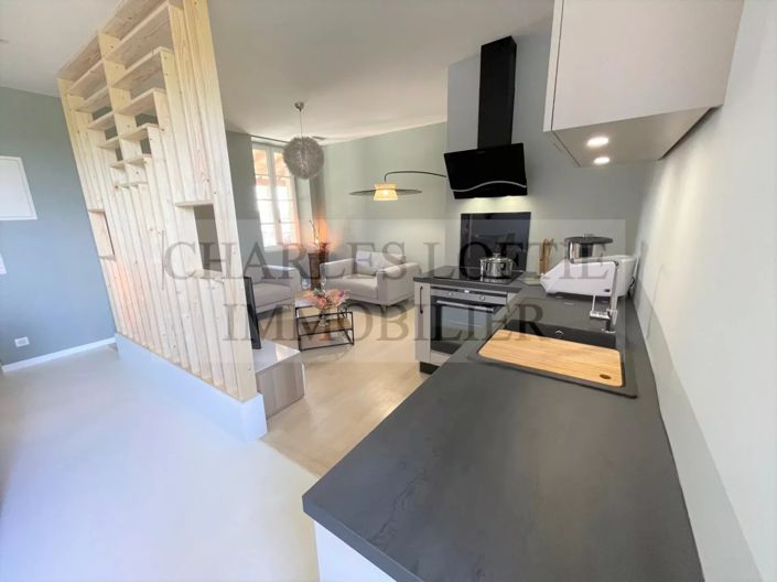Image No.30-6 Bed House for sale