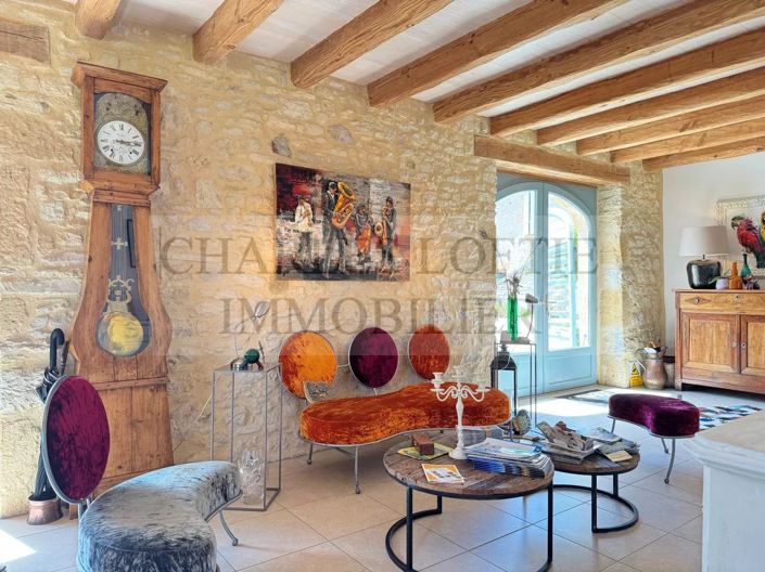 Image No.8-6 Bed House for sale