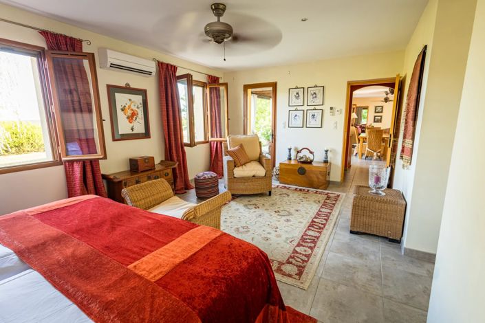 Image No.10-3 Bed House for sale