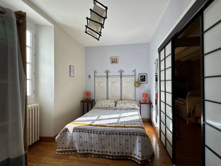 Image No.11-10 Bed House for sale