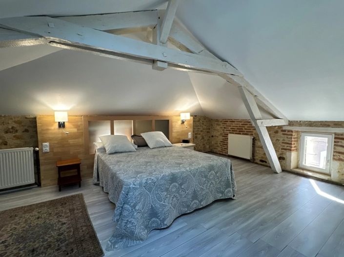 Image No.12-10 Bed House for sale