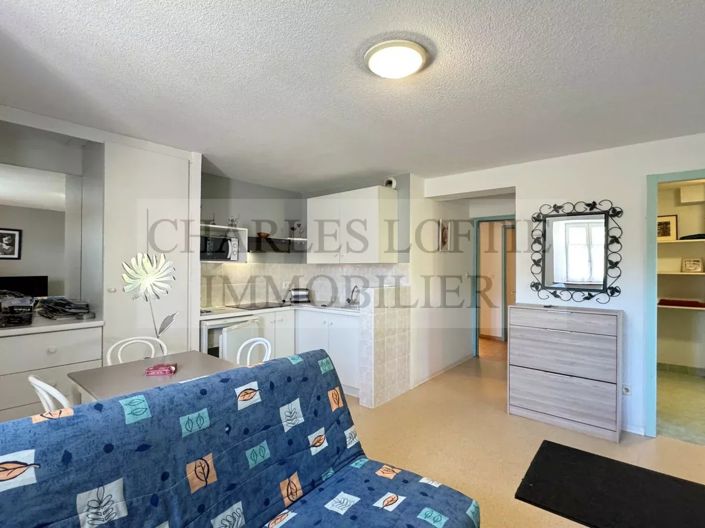 Image No.17-10 Bed House for sale