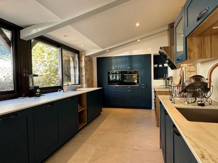 Image No.4-10 Bed House for sale