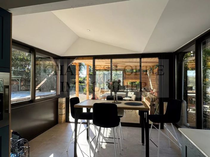 Image No.5-10 Bed House for sale