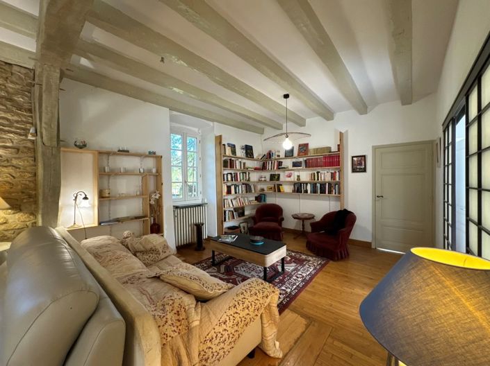 Image No.7-10 Bed House for sale