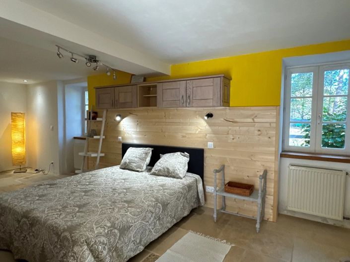 Image No.8-10 Bed House for sale