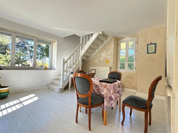 Image No.9-10 Bed House for sale