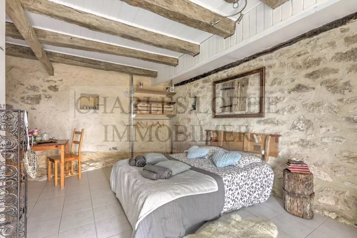 Image No.3-8 Bed House for sale