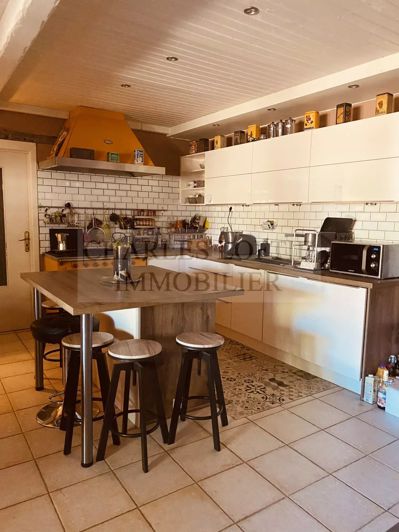 Image No.5-8 Bed House for sale