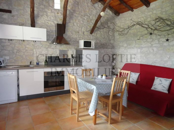 Image No.8-8 Bed House for sale