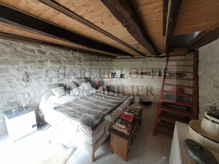 Image No.9-8 Bed House for sale