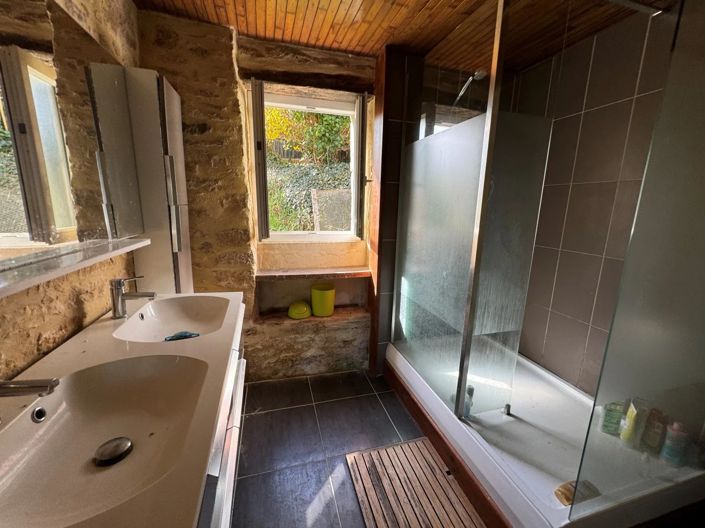 Image No.10-3 Bed House for sale