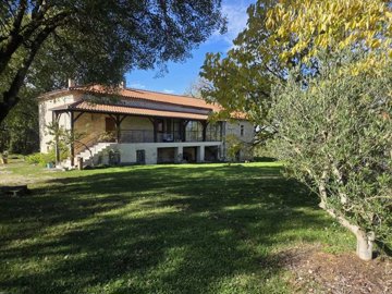 Maison de 3 chambres à vendre à Carnac-Rouffiac