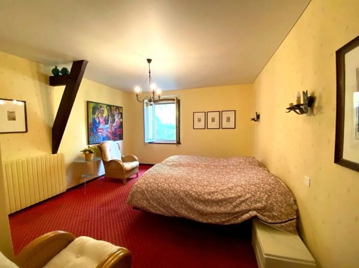 Image No.10-5 Bed House for sale