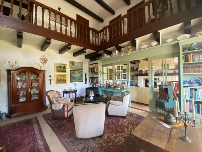 Image No.4-5 Bed House for sale