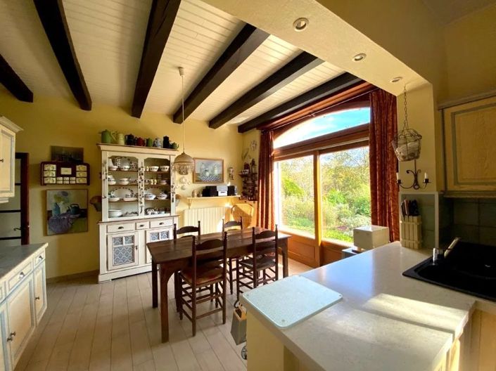 Image No.8-5 Bed House for sale