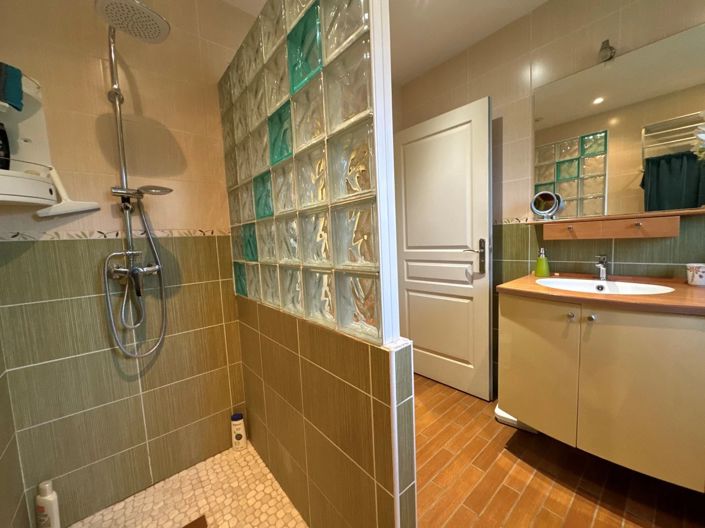 Image No.10-4 Bed House for sale