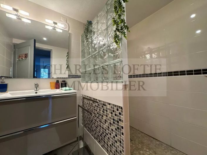 Image No.12-4 Bed House for sale