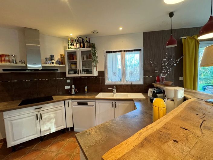 Image No.6-4 Bed House for sale