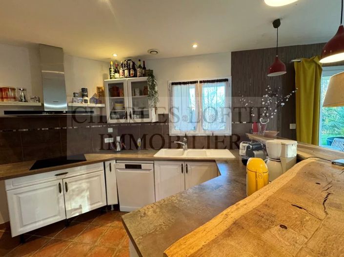 Image No.6-4 Bed House for sale