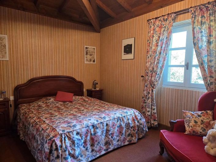 Image No.9-4 Bed House for sale