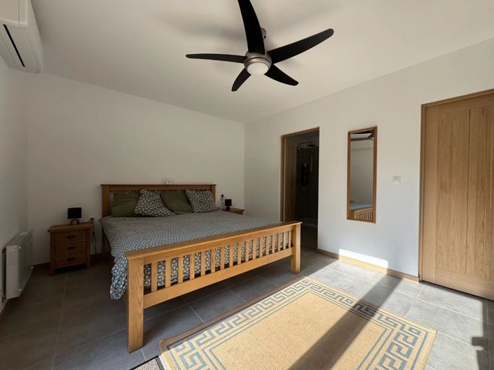 Image No.15-3 Bed House for sale