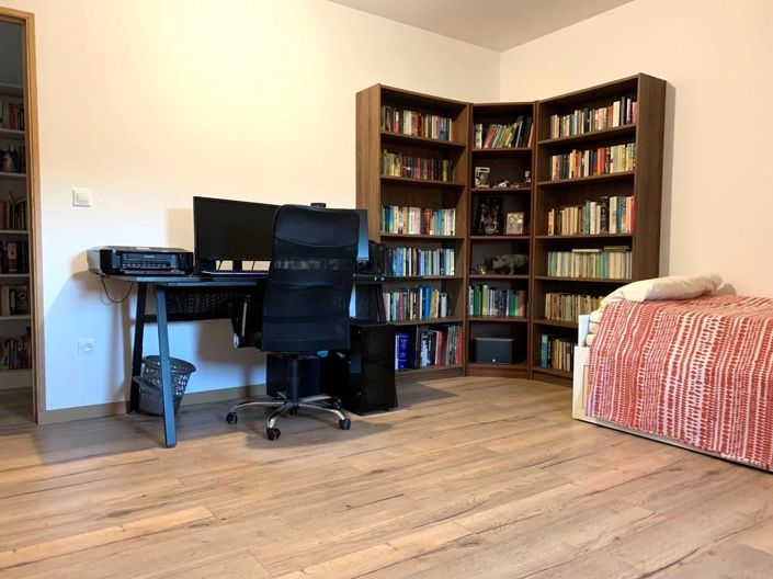 Image No.9-3 Bed House for sale