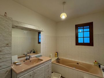 e1583e4893ff00cfa024c4218af86019bb12d9d8bc144