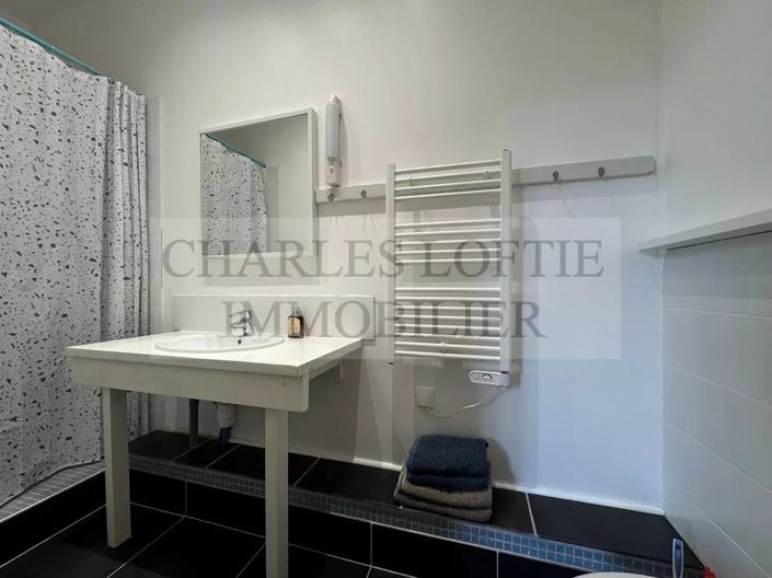 Image No.28-13 Bed House for sale