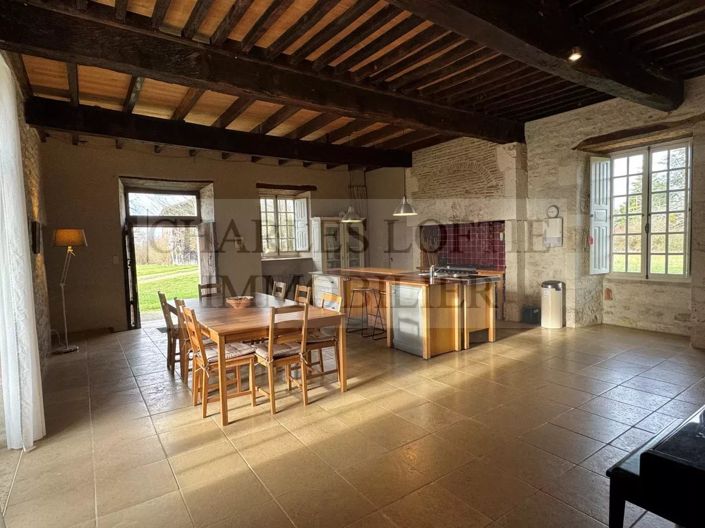 Image No.8-13 Bed House for sale