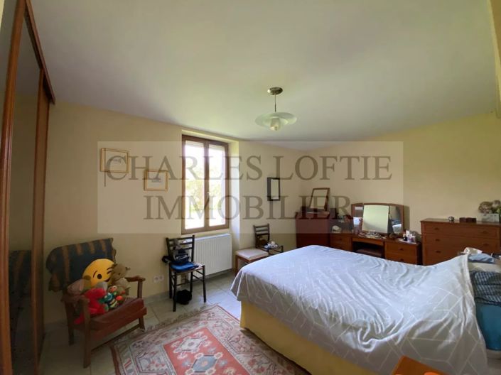 Image No.19-4 Bed House for sale