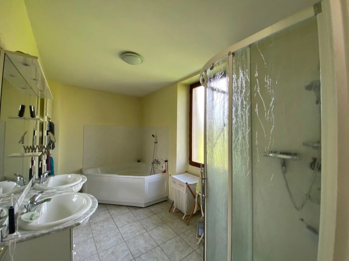 Image No.22-6 Bed House for sale