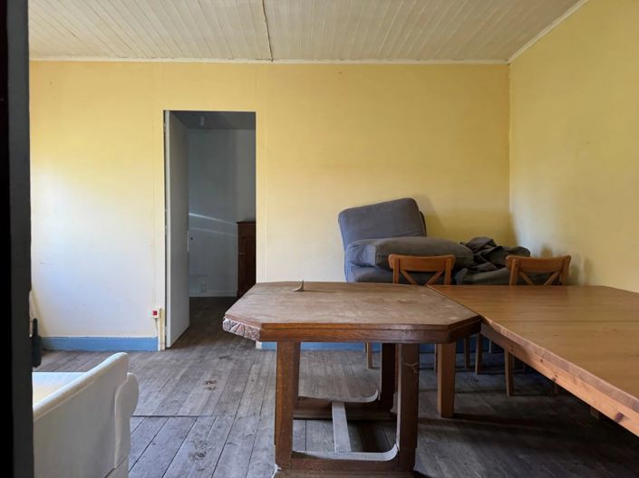 Image No.9-2 Bed House for sale