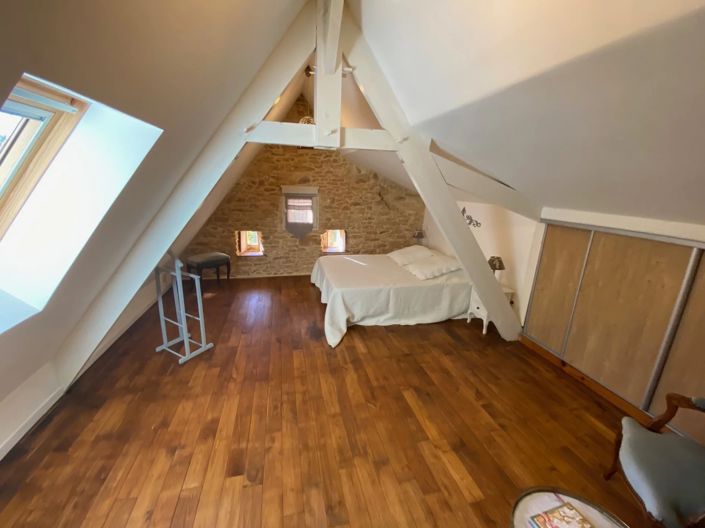 Image No.19-5 Bed House for sale