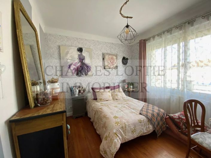 Image No.9-3 Bed House for sale
