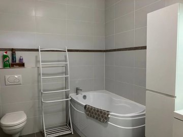 2953150795f408058f6f9c115c7ed086636f9aeff1192