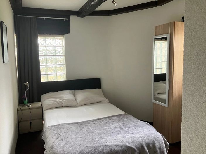 Image No.16-6 Bed House for sale