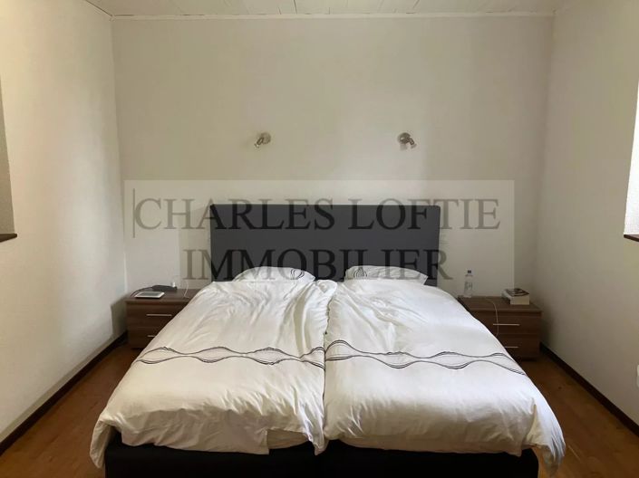 Image No.18-6 Bed House for sale