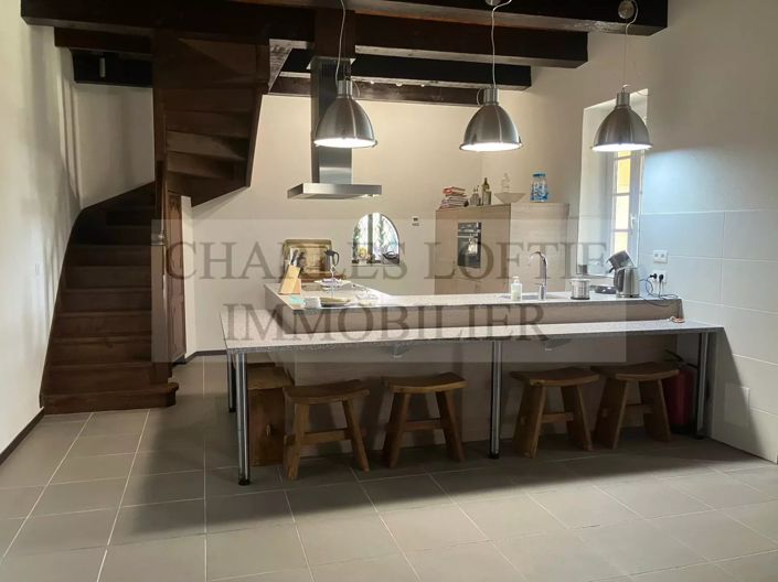 Image No.8-6 Bed House for sale