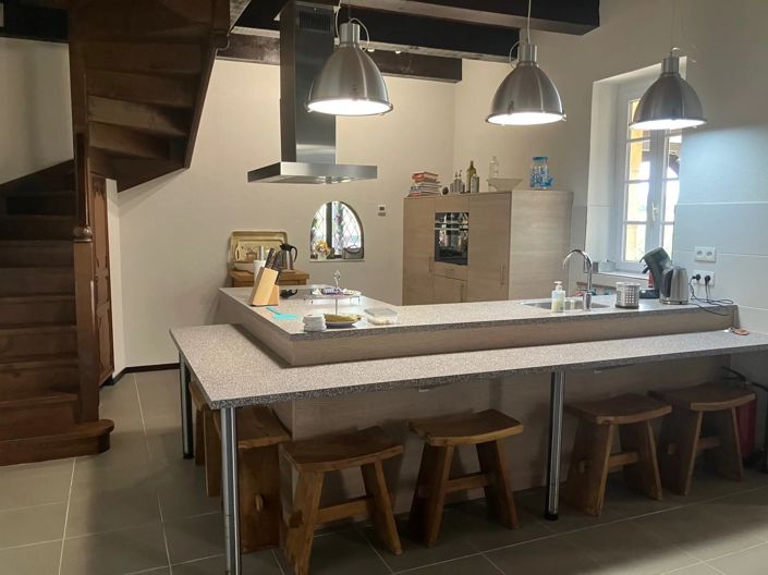 Image No.9-6 Bed House for sale