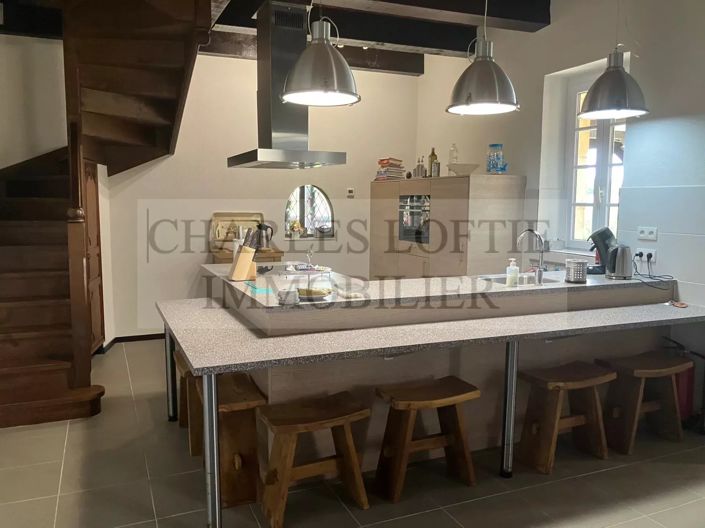 Image No.9-6 Bed House for sale