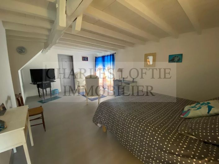 Image No.10-7 Bed House for sale