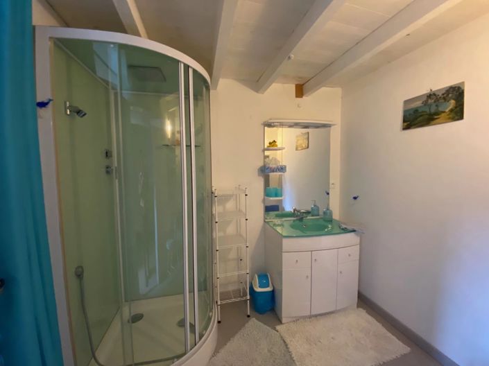 Image No.18-7 Bed House for sale